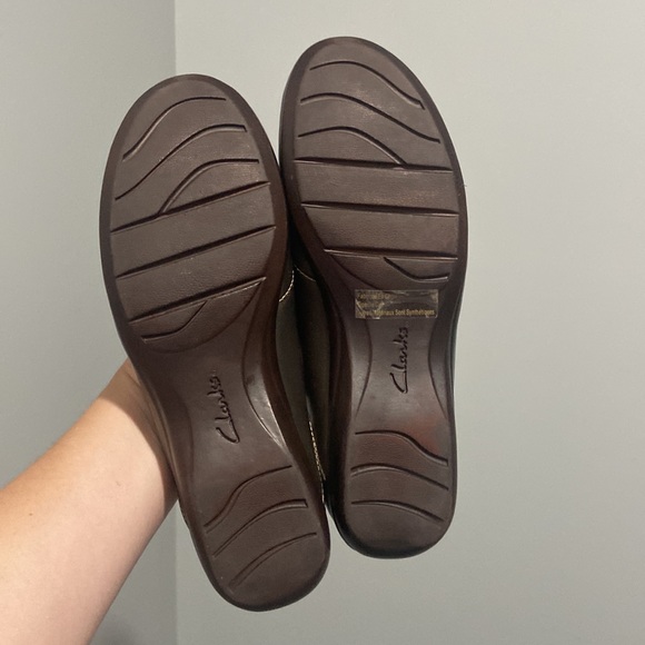 Clarks bendable leather flats slip ons Metallic bronze EUC size 7 - Picture 13 of 13